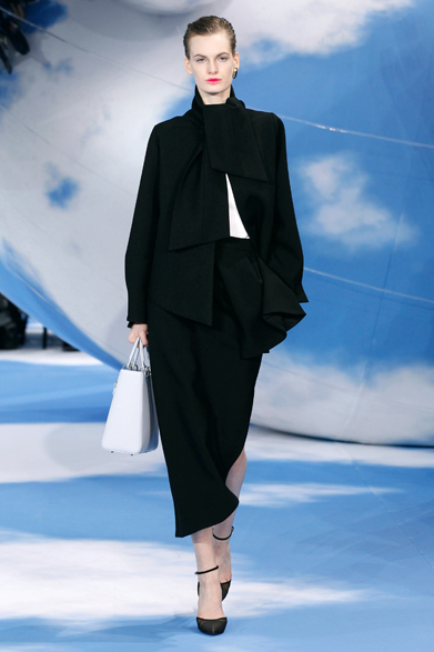 萩原輝美｜「ディオール」ラフ・シモンズ、「サンローラン」エディ・スリマン　話題の新デザイナー、セカンドシーズンに注目