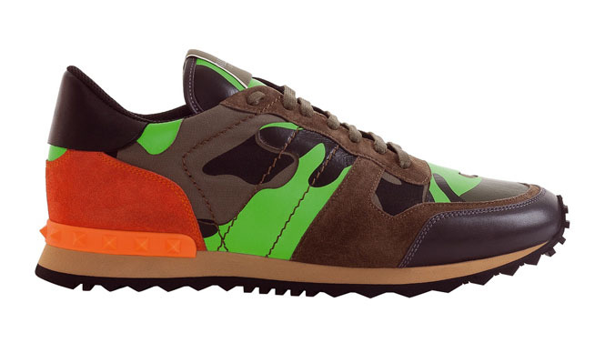 VALENTINO｜「ロックランナー」限定スニーカーコレクションがミラノ本店で発売 ギャラリー