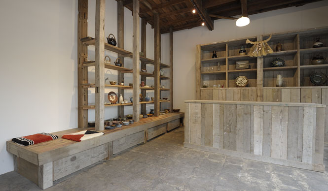 MATEO｜味わいのある民芸の器が揃う「工芸喜頓（こうげいきとん）」 ギャラリー