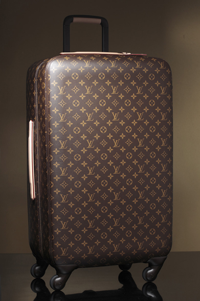 LOUIS VUITTON｜ブランド初となる4輪トロリーバッグ「ゼフィール」が登場