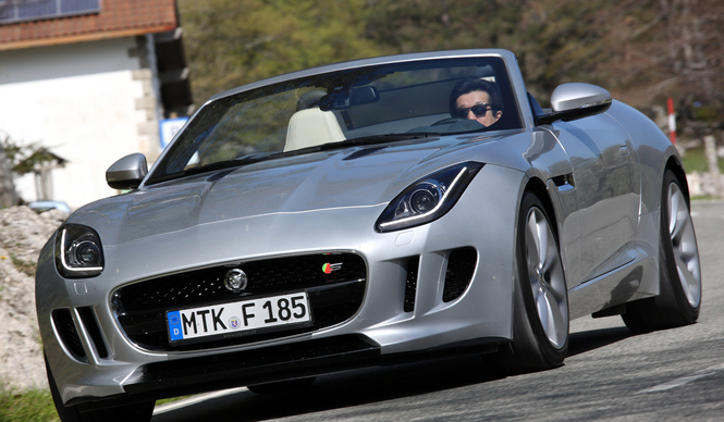 ジャガーFタイプ に試乗｜Jaguar
