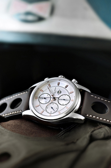 FREDERIQUE CONSTANT｜伝説の名車からインスパイア ギャラリー