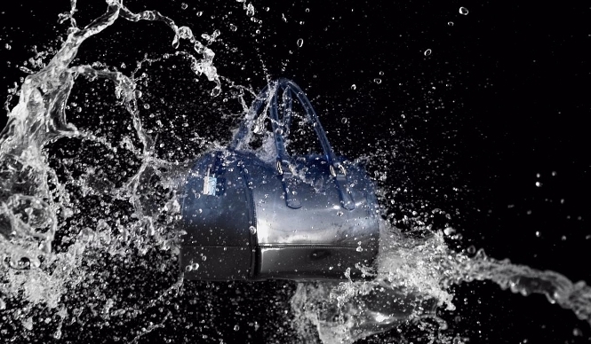 イタリア人アーティスト、ダヴィデ・ベドーニとのコラボによる大迫力のビデオアートを公開｜FURLA