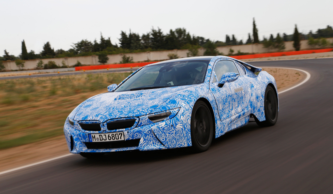 BMW i8に試乗｜BMW ギャラリー