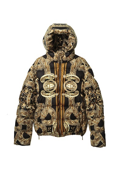 VERSACE｜ブランド設立35周年、ポップアップストアを開催 ギャラリー