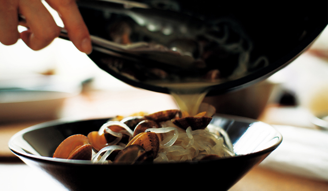 BOOK｜乾物を制すものは食卓を制す!?　“KANBUTSU”にスポットを当てたレシピ本『乾物の本』