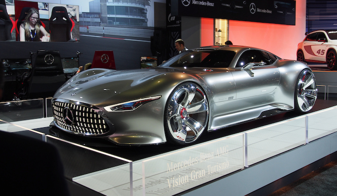 ヴァーチャルでリアルなAMGのスーパーカー｜Mercedes-Benz