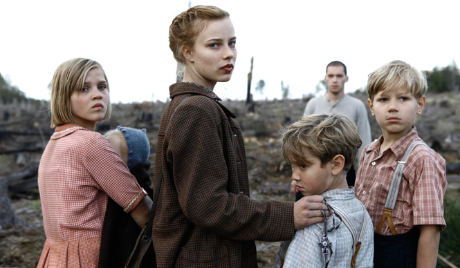 MOVIE｜ナチス高官の子どもたちがたどる過酷な旅『さよなら、アドルフ』 ギャラリー