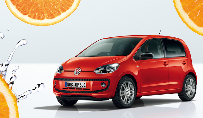 あざやかなオレンジでコーディネートしたup!｜Volkswagen ギャラリー