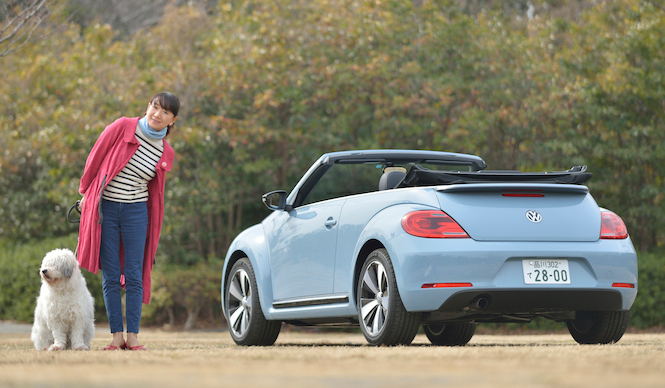愛犬と一緒に「ザ・ビートル・カブリオレ」と過ごす時間｜Volkswagen ギャラリー