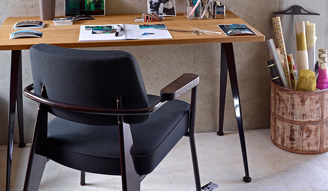 Vitra｜プルーヴェの名作椅子「Fauteuil Direction」復刻発売 ギャラリー