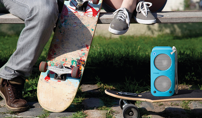 PHILIPS｜屋内外でモードを切り替え可能 Bluetooth 対応のワイヤレスポータブルスピーカー