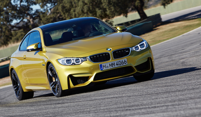 M4 クーペ、SUPER GT会場で日本初公開｜BMW ギャラリー