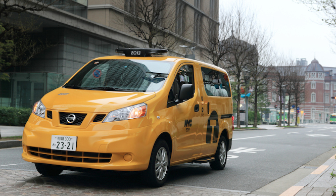 ニューヨーク タクシーに東京で乗る｜Nissan ギャラリー