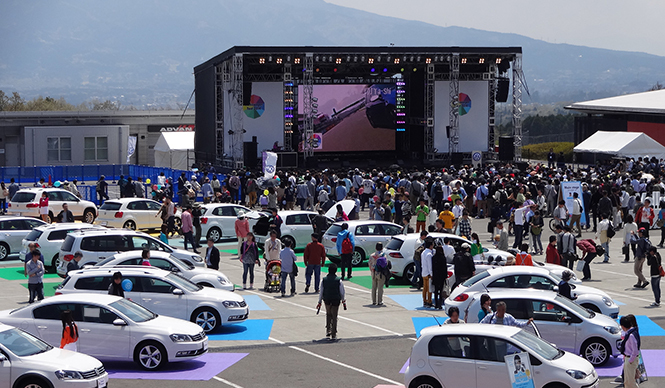 6年ぶりの開催に4,000台のVWが集結｜Volkswagen