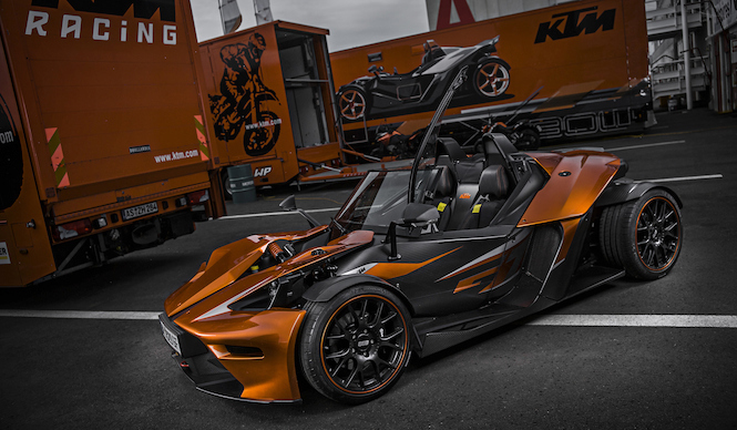 オートバイメーカーが開発したスポーツカー、X-BOW GTに試乗|KTM ギャラリー