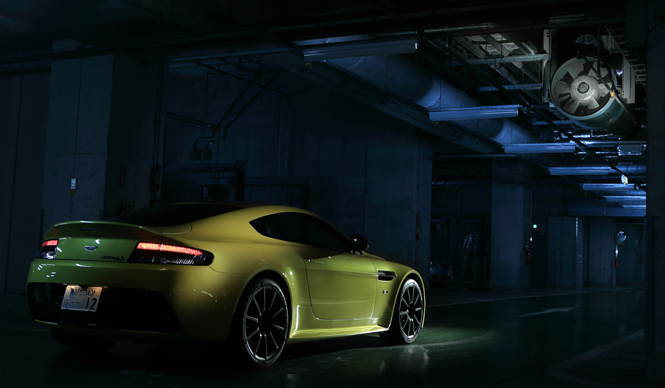 アストンマーティン V12 ヴァンテージ Sに試乗｜Aston Martin ギャラリー