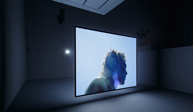 ART｜アカデミー賞受賞監督の最新作を“間近”で堪能『スティーヴ・マックィーン展』