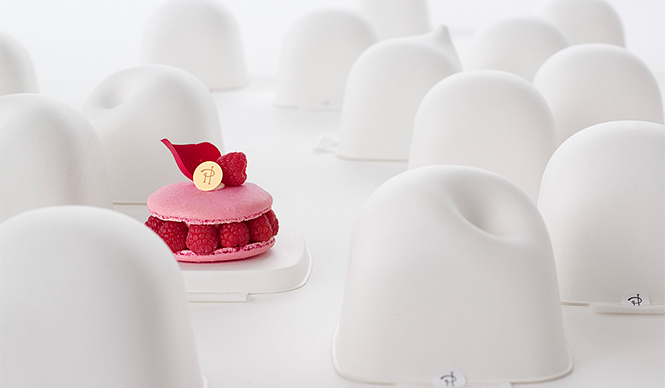 EAT｜ピエール・エルメ・パリ、特別パッケージの「イスパハン」登場 ギャラリー