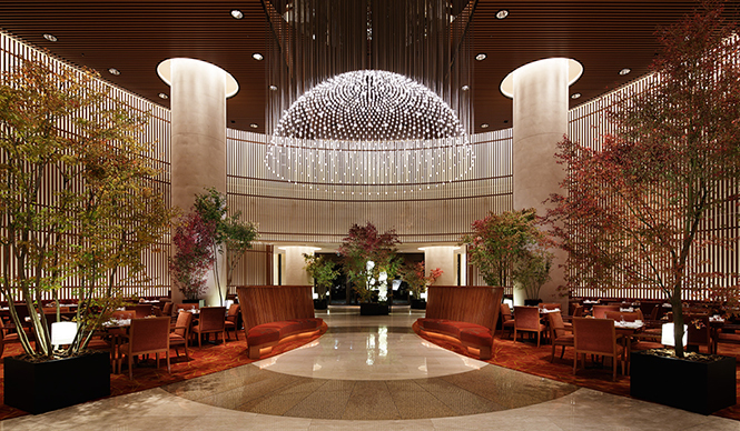 TRAVEL｜ザ・ペニンシュラ東京に紅葉したもみじが登場！