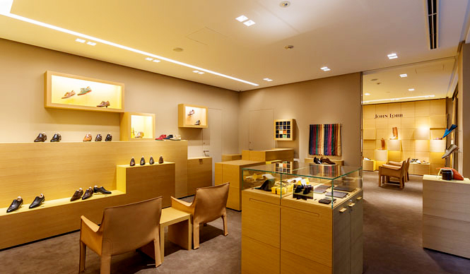 JOHN LOBB｜新生「ジョンロブ丸の内店」が国際ビル1階に誕生