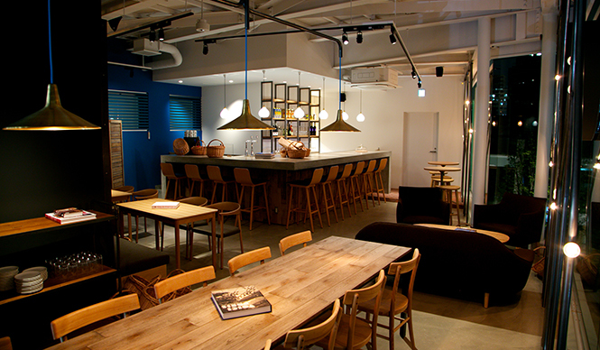 EAT｜南青山に親日家のフランス人が手がけるワインバー誕生 ギャラリー