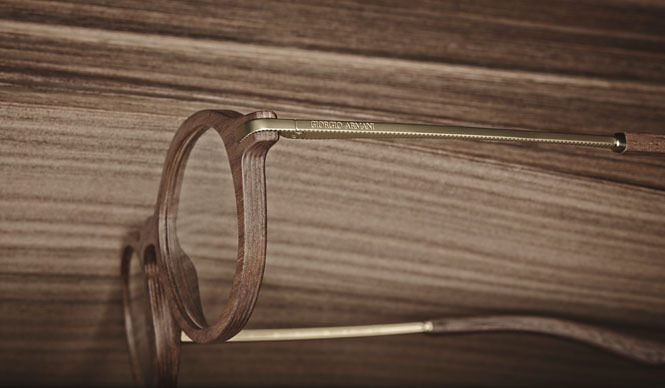 GIORGIO ARMANI｜天然のクルミ材を使った新作アイウェア発売 ギャラリー