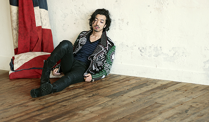 ディーゼル ブラック ゴールド｜金子ノブアキと松岡モナが着こなす、モダンロカビリーな新作｜DIESEL BLACK GOLD