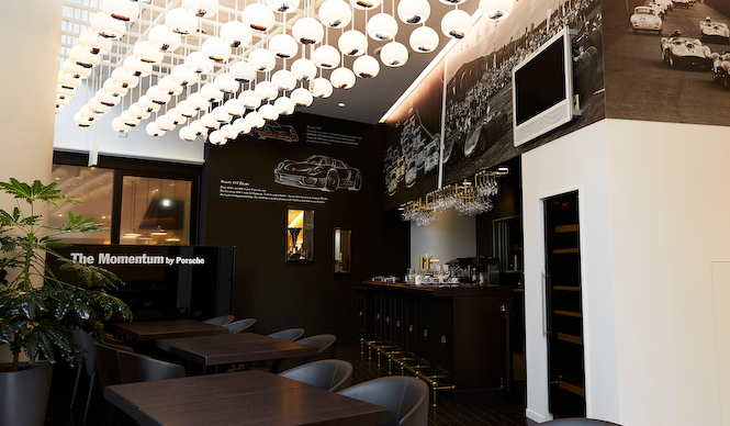 銀座に世界初となるポルシェのコンセプトに基づくビストロがオープン｜Porsche ギャラリー ギャラリー