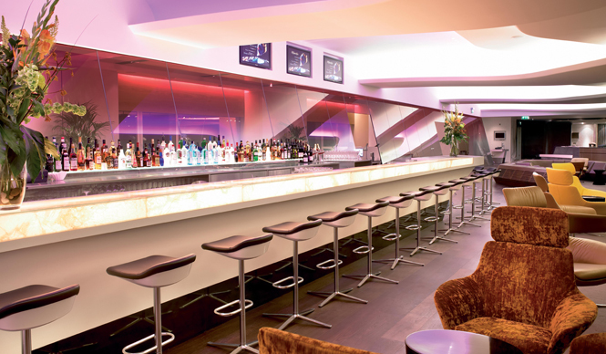 TRAVEL｜スタイリッシュなヴァージン アトランティックのラウンジ ギャラリー