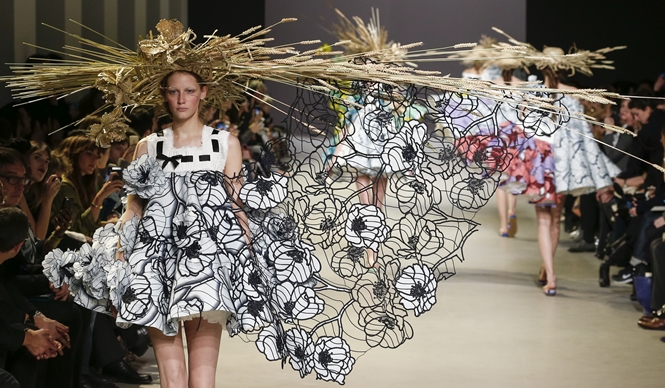 ヴィクター＆ロルフ｜VIKTOR & ROLF  2015年春夏オートクチュールコレクション