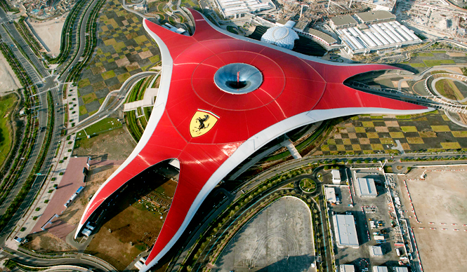アラビアンナイトの街に建つ、フェラーリの遊園地｜Ferrari World Abu Dhabi ギャラリー
