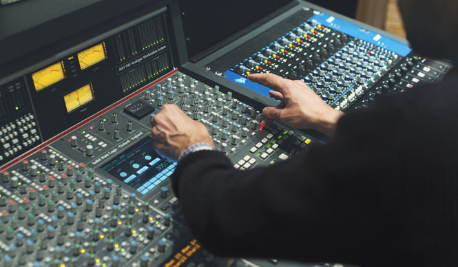 ブランドのミューズ、バンドマンのあらたな展開を表現するビジュアル｜THE NERDYS ギャラリー