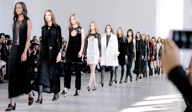 カルバン クライン コレクション 2015-16年秋冬 ウィメンズコレクション｜CALVIN KLEIN COLLECTION