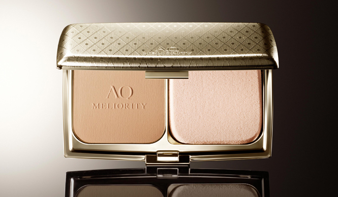 コスメデコルテ 最高峰ファンデ「AQ ミリオリティ」、美白ファンデ「エバークリスタル」登場｜COSME DECORTE ギャラリー