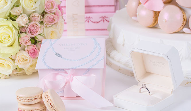 EAT｜ラデュレとミキモトがコラボレーションした限定マカロンが登場 ギャラリー