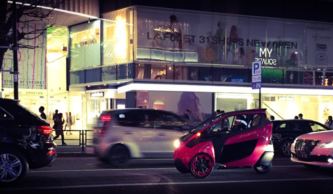 トヨタの次世代モビリティ、i-ROAD（アイロード）のテストパイロットを募集｜Toyota ギャラリー