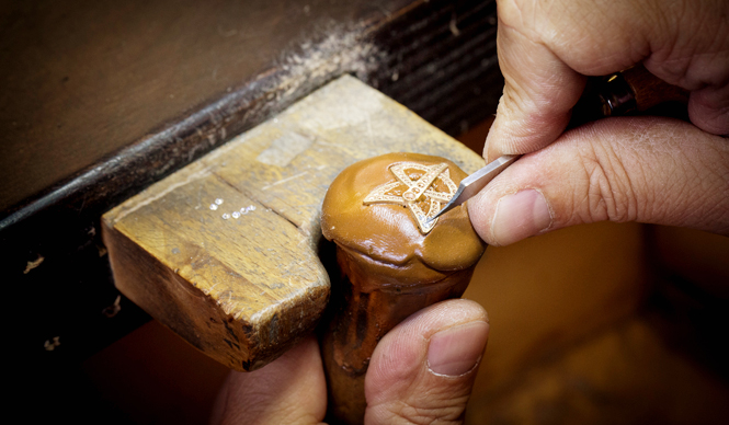 ヴァン クリーフ＆アーペルの美学が冴え渡る可憐な凧｜Van Cleef & Arpels ギャラリー