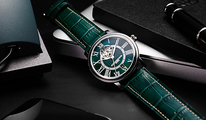 フレデリック・コンスタントのグリーンに彩られた限定モデル｜FREDERIQUE CONSTANT ギャラリー