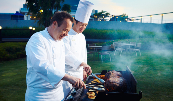 ハイアット リージェンシー 大阪の開放感溢れる屋上でオージービーフ食べ放題！｜Hyatt Regency Osaka ギャラリー