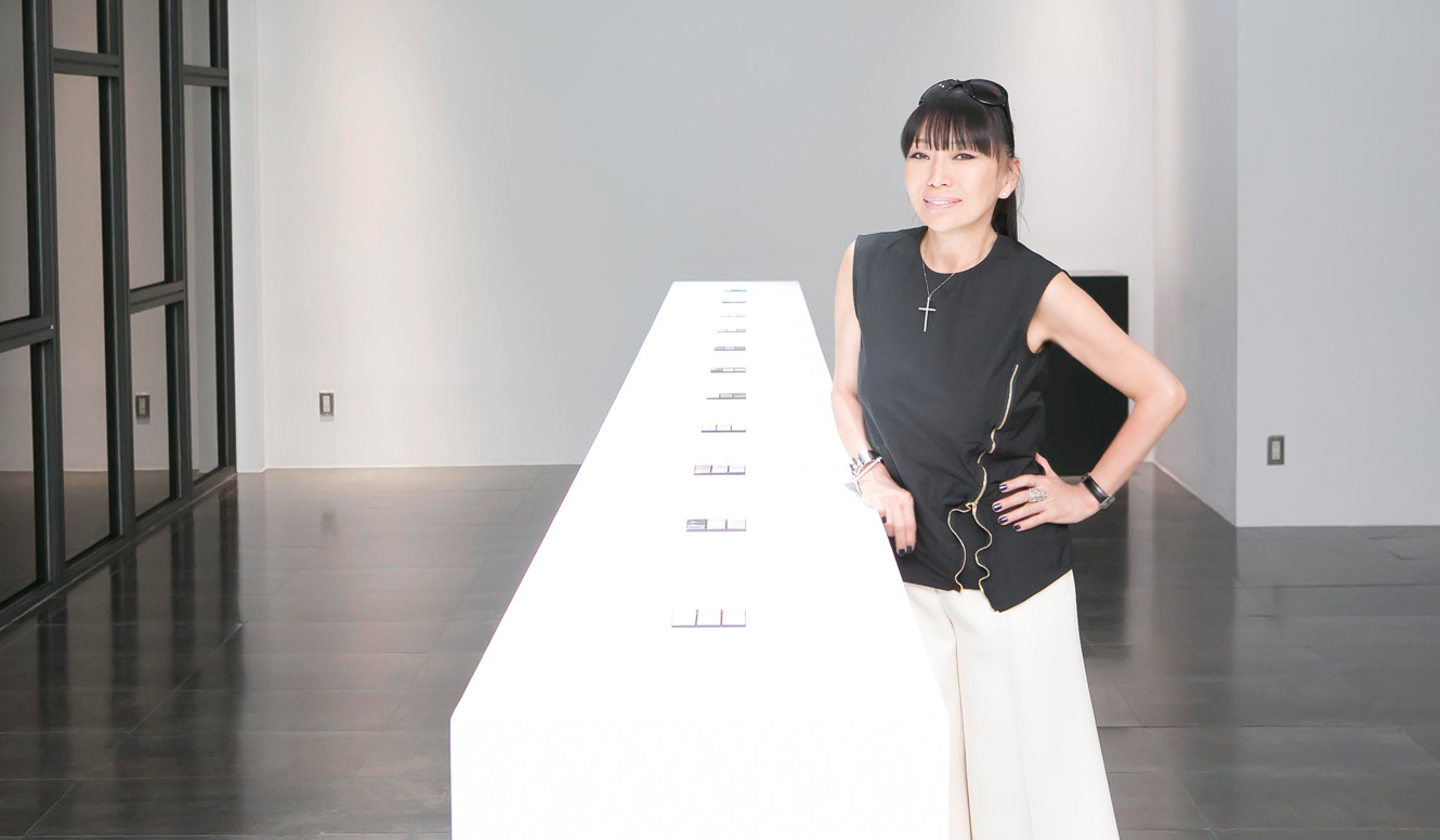 AYAKOが語る究極のザ・アイシャドウ｜ADDICTION ギャラリー