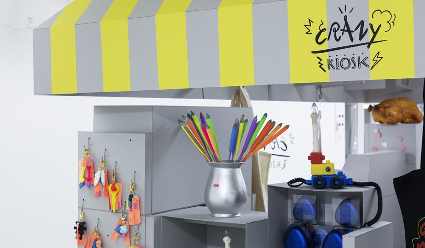 サトウユカがキュレーションする衝動買いの店「CRAZY KIOSK」オープン｜method ギャラリー