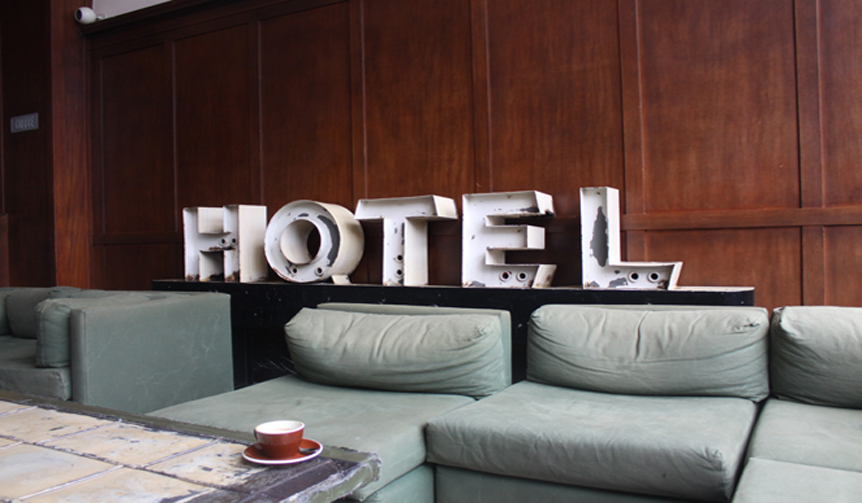 連載・Yoko Ueno Lewis｜暮らしノート・第18回「ドルフィンホテルと羊男の世界」 ギャラリー