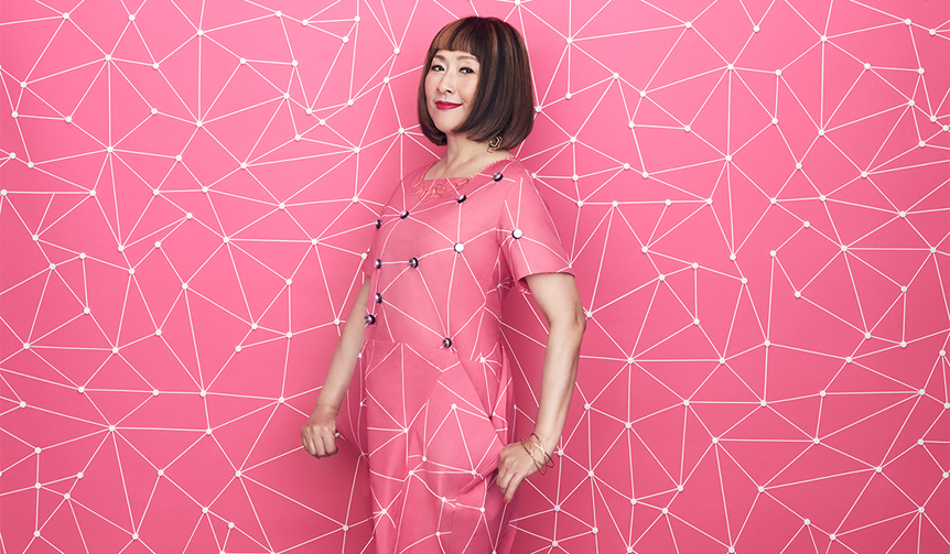 自身の代表曲「PRAYER」やYMOの名曲「Tong Poo」も収録｜MUSIC ギャラリー