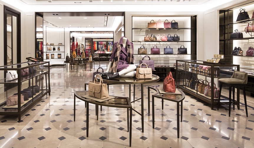 日本最大級の路面店「バーバリー 新宿」がオープン｜Burberry ギャラリー