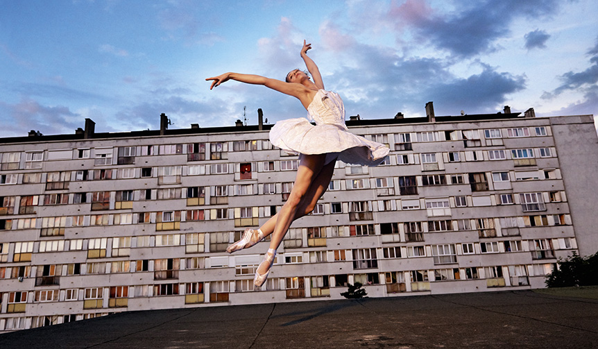 世界が注目するアーティスト、JRの個展『24fps - JRの映像』｜WATARI-UM, The Watari Museum of Contemporary Art ギャラリー