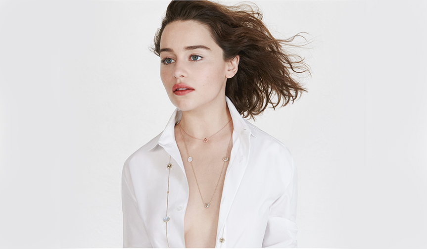 ディオールのキャンペーンビジュアルに女優エミリア・クラークが登場｜DIOR ギャラリー