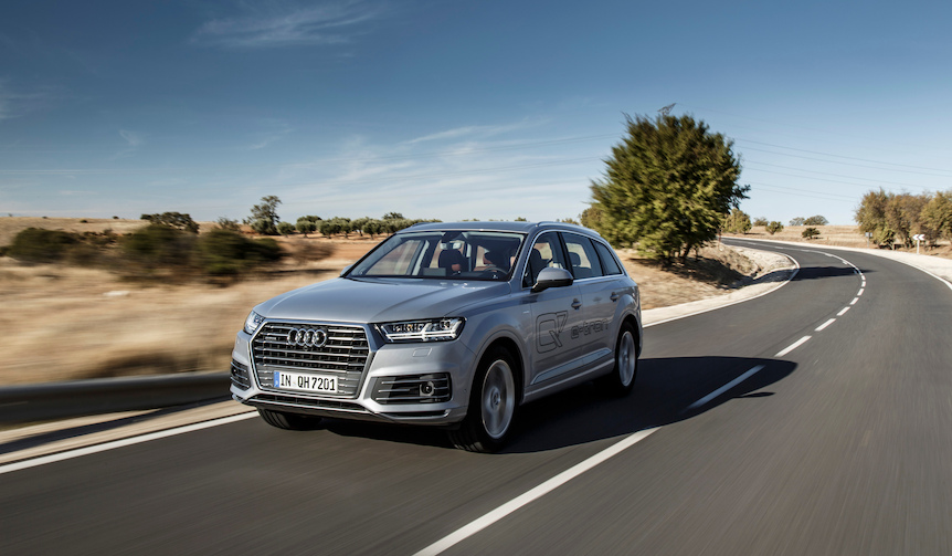 Q7 e-tronとA7スポーツバック h-tronに試乗｜Audi ギャラリー