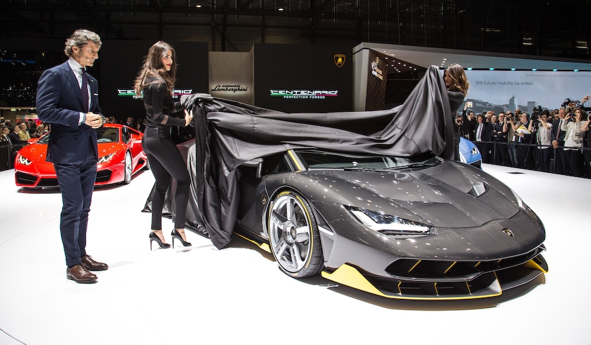 ジュネーブを沸かせた2台の猛牛｜Lamborghini ギャラリー