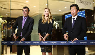 テニス界の伝説、グラフ氏が「ロンジン ブティック銀座」を来訪｜LONGINES ギャラリー